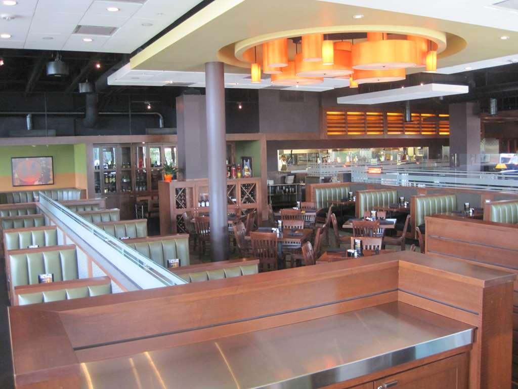 I Hotel And Illinois Conference Center - Champaign Restoran gambar